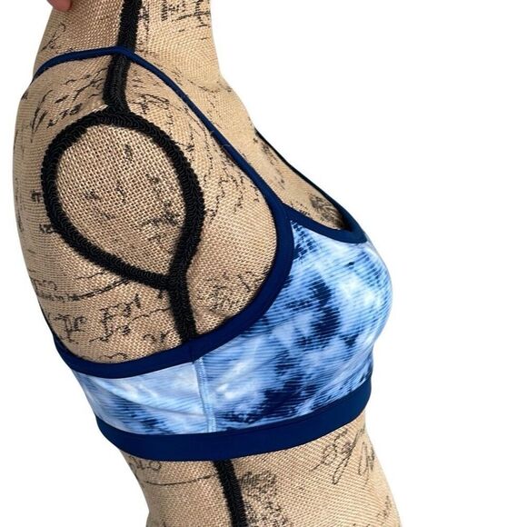 NWOT GapFit Blue White Cut Out Racerback Sports Bra -Size Med - Picture 3 of 8